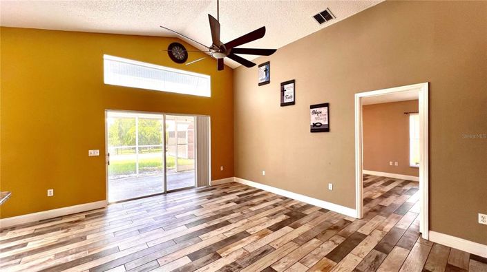 Image No.14-Propriété de 4 chambres à vendre à Davenport