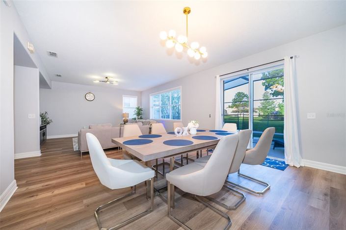 Image No.17-6 Bed Property for sale