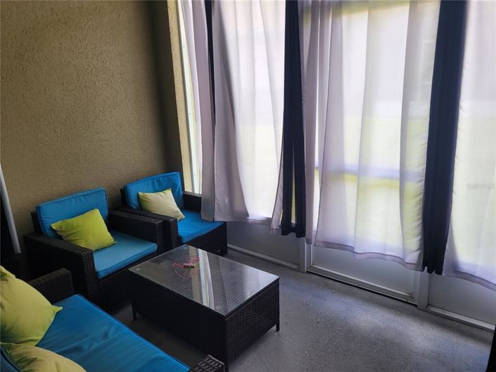 Image No.16-2 Bed Townhouse for sale