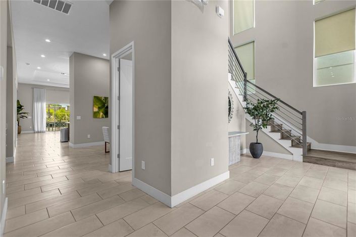 Image No.6-6 Bed Property for sale