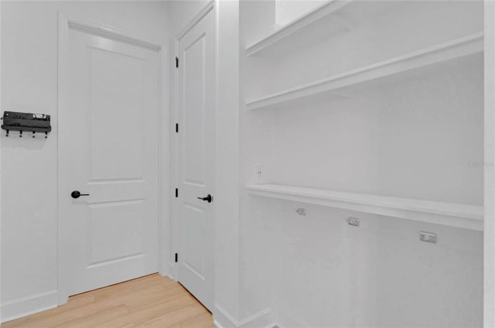 Image No.16-5 Bed Property for sale