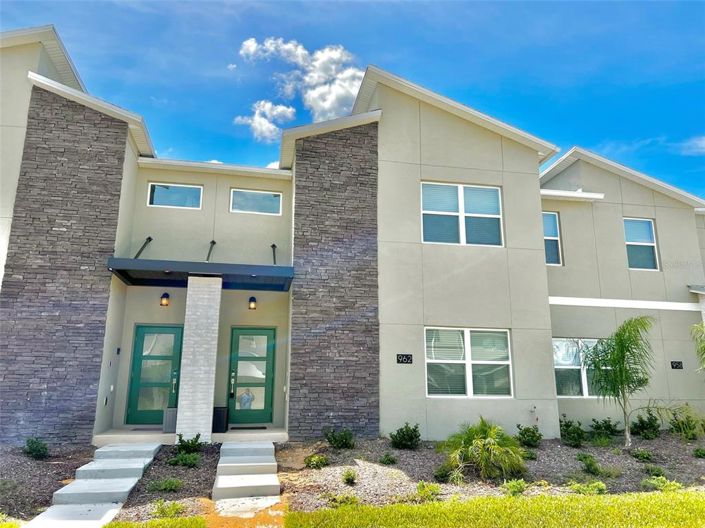Image No.1-4 Bed Townhouse for sale
