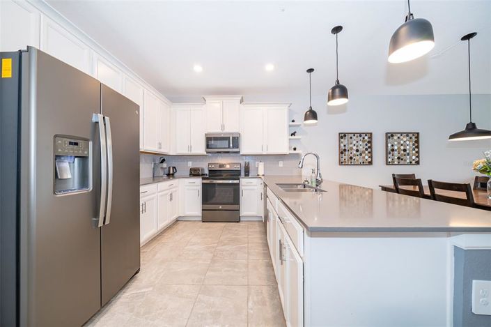 Image No.11-3 Bed Property for sale