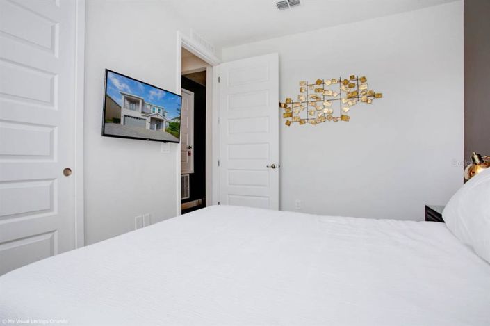 Image No.18-9 Bed Property for sale