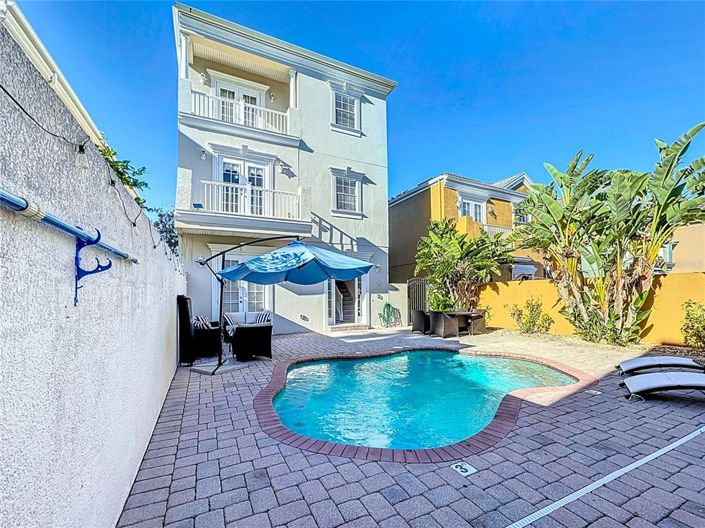 Image No.59-6 Bed Property for sale