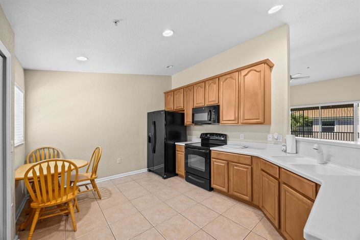 Image No.8-2 Bed Property for sale