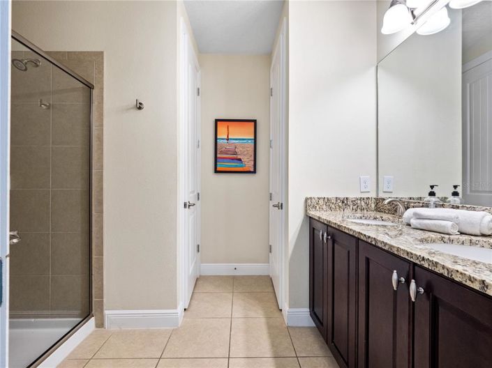 Image No.35-8 Bed Property for sale