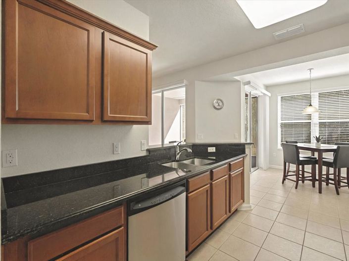 Image No.8-2 Bed Property for sale