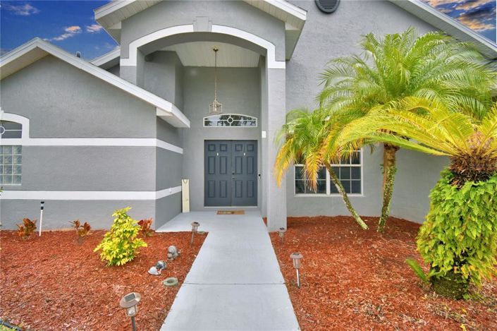 Image No.4-4 Bed Property for sale