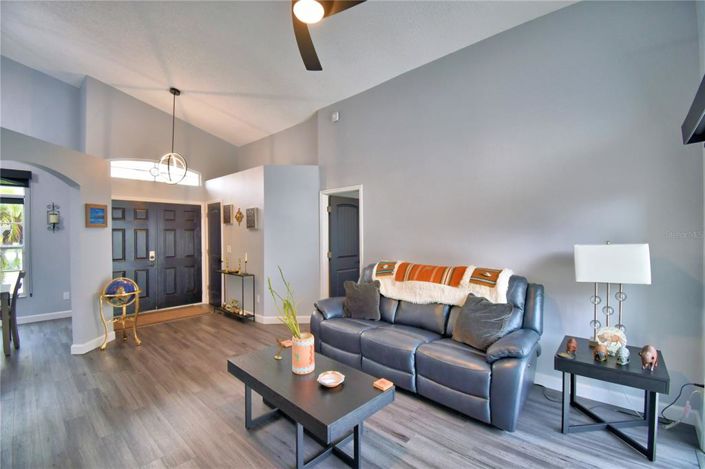 Image No.5-4 Bed Property for sale