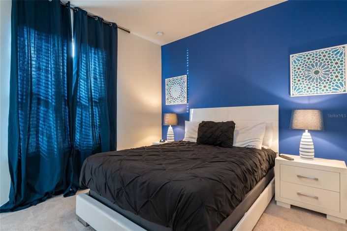 Image No.11-8 Bed Property for sale