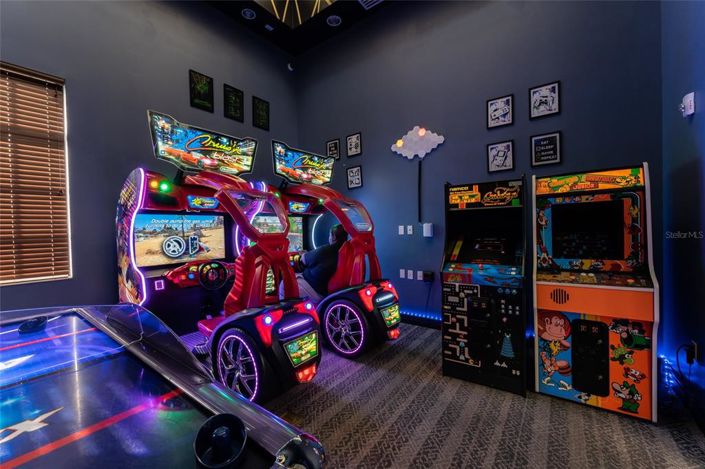 Image No.29-8 Bed Property for sale