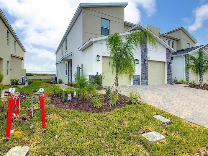 Image No.10-2 Bed Property for sale