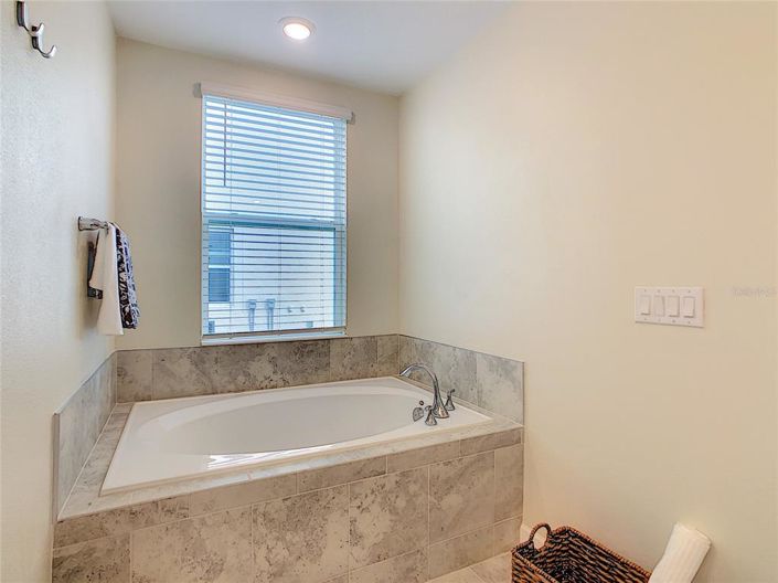 Image No.35-2 Bed Property for sale