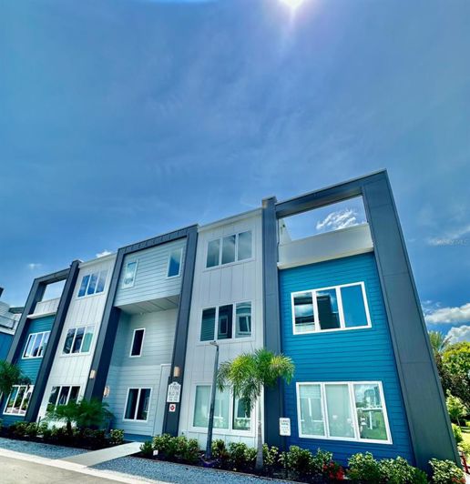 Image No.3-5 Bed Property for sale