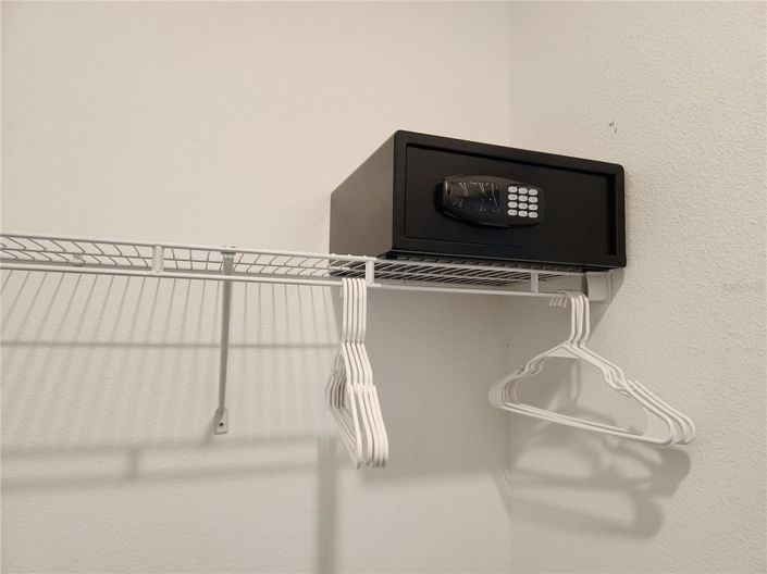 Image No.12-3 Bed Property for sale