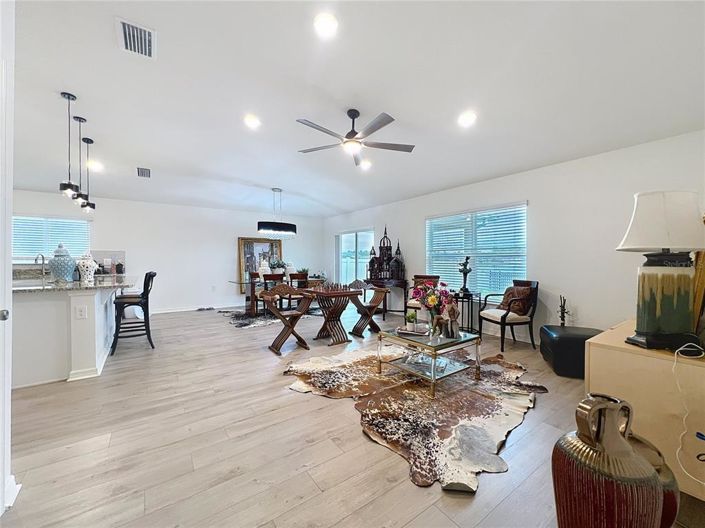 Image No.12-4 Bed Property for sale