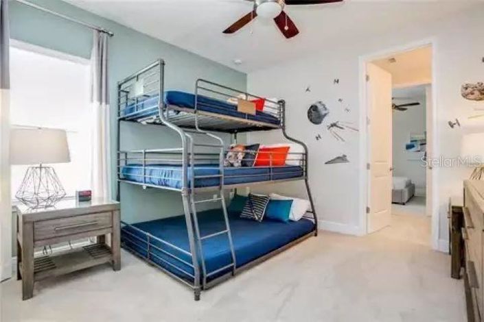 Image No.10-6 Bed Property for sale