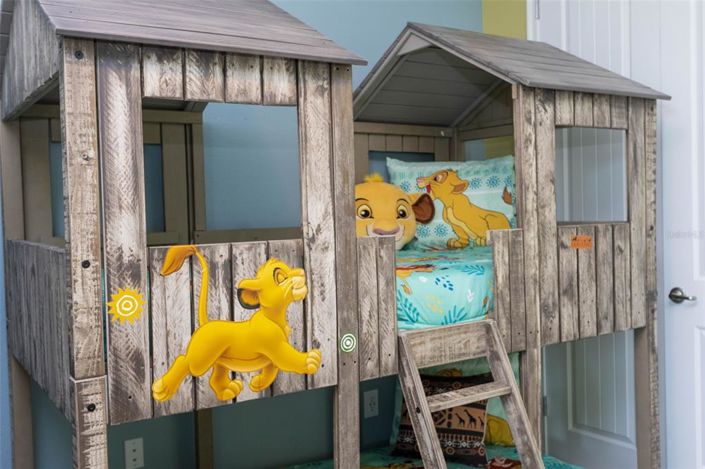 Image No.12-6 Bed Property for sale