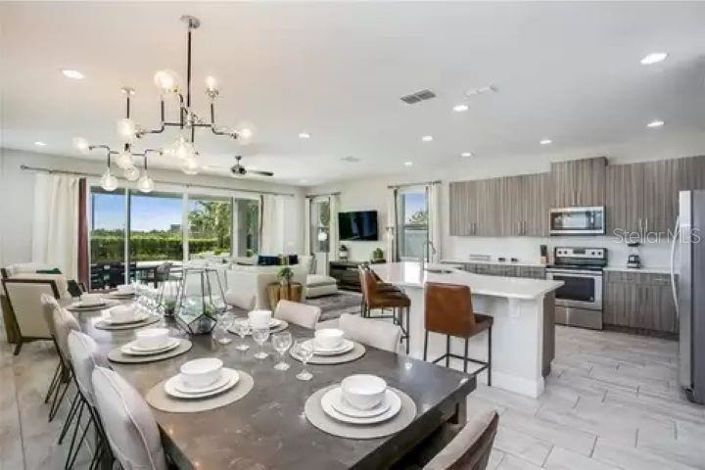 Image No.16-6 Bed Property for sale