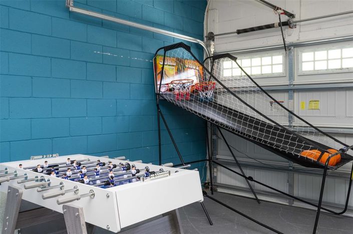 Image No.32-6 Bed Property for sale