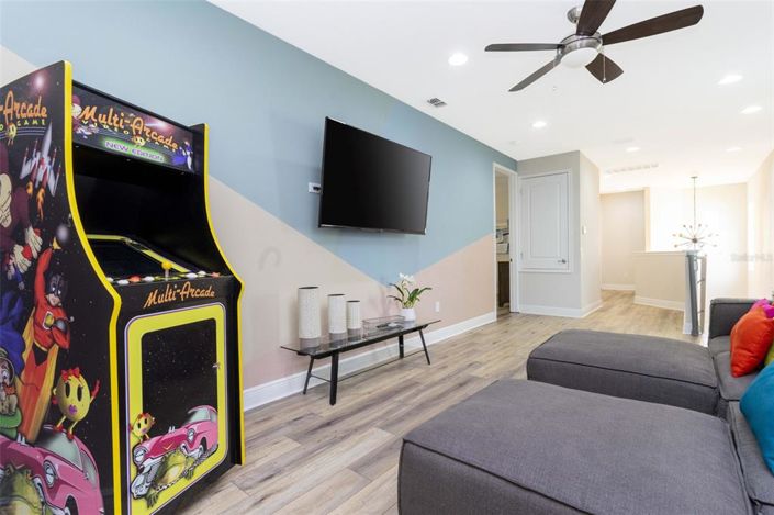 Image No.33-6 Bed Property for sale