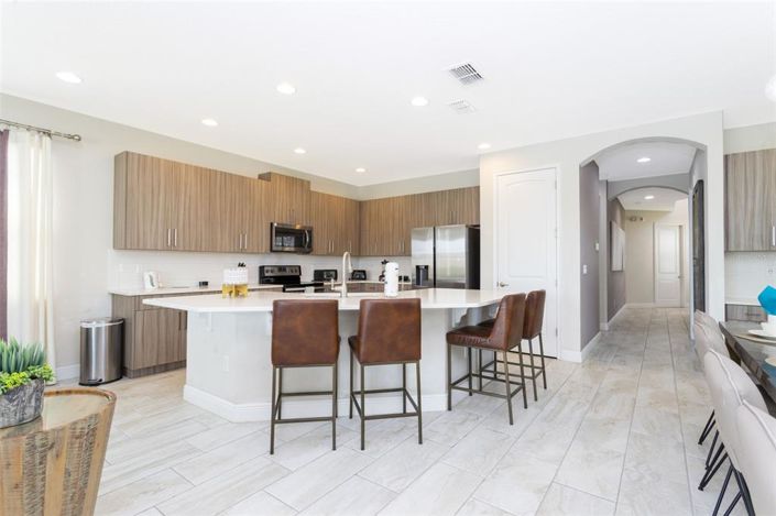 Image No.54-6 Bed Property for sale