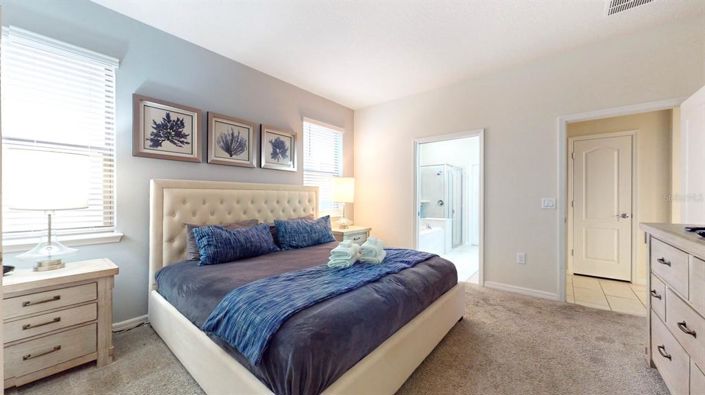 Image No.14-8 Bed Property for sale