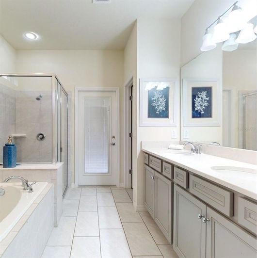 Image No.15-8 Bed Property for sale