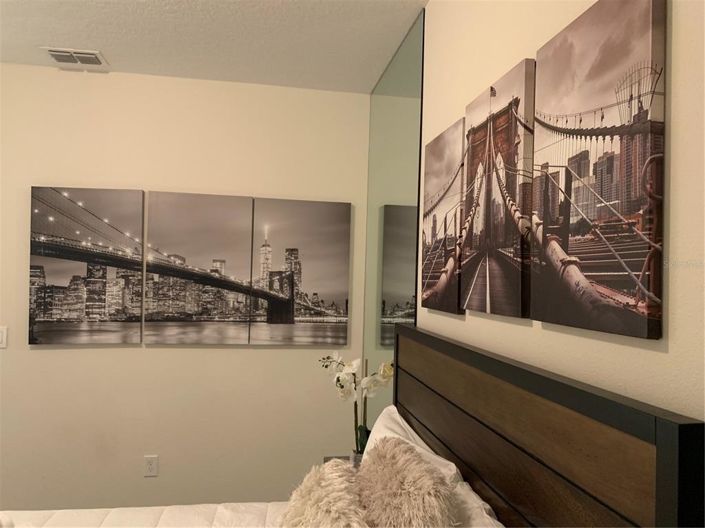 Image No.32-6 Bed Property for sale