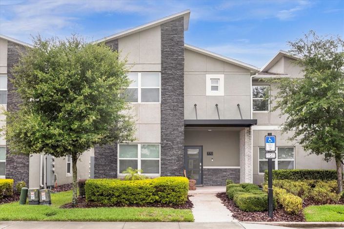 Image No.1-Maison de ville de 5 chambres à vendre à Davenport