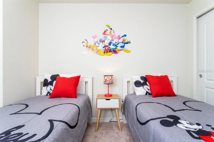 Image No.17-5 Bed Townhouse for sale