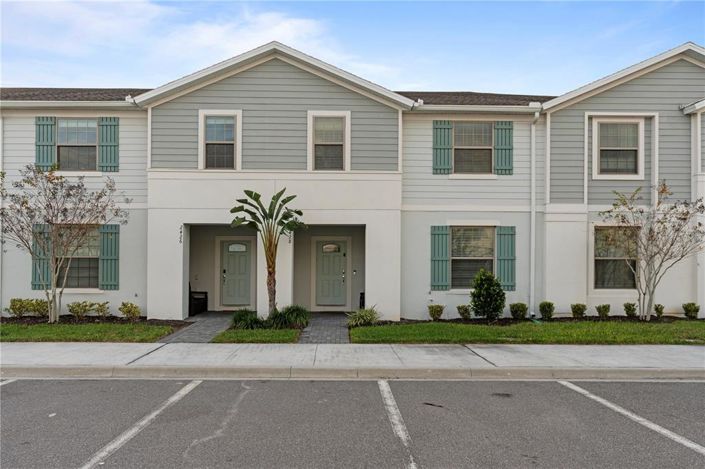 Image No.1-5 Bed Townhouse for sale