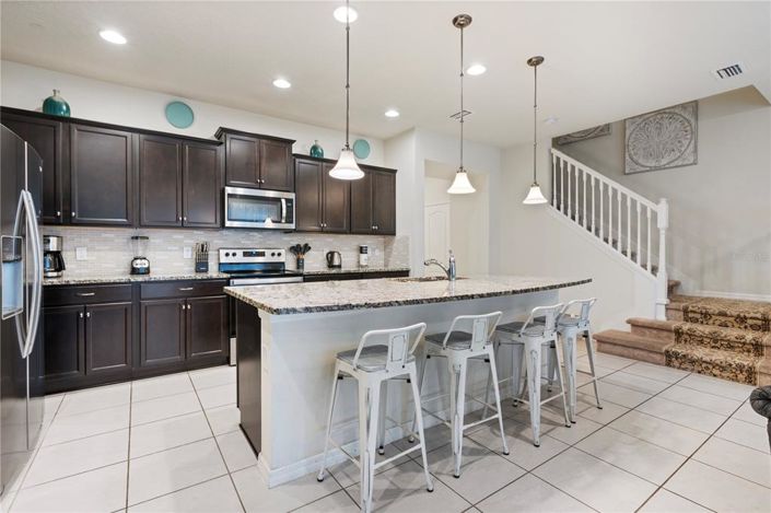 Image No.10-5 Bed Townhouse for sale