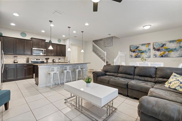 Image No.11-5 Bed Townhouse for sale