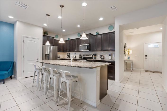 Image No.9-5 Bed Townhouse for sale