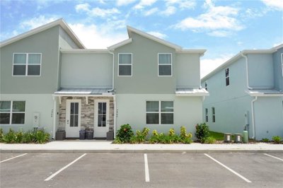 5 Bed Townhouse for sale