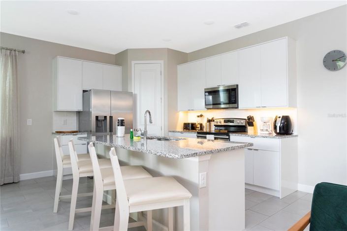 Image No.22-5 Bed Townhouse for sale