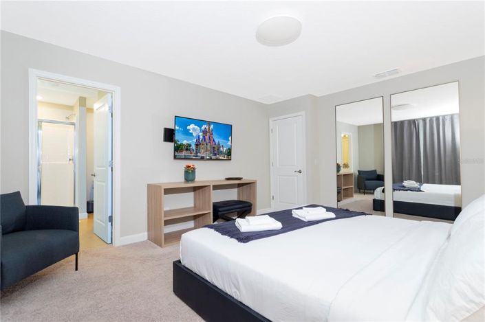 Image No.44-5 Bed Townhouse for sale