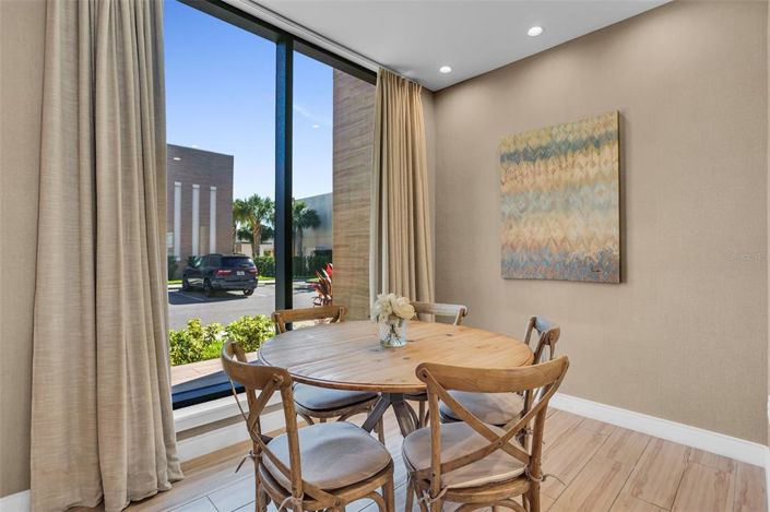 Image No.4-4 Bed Townhouse for sale