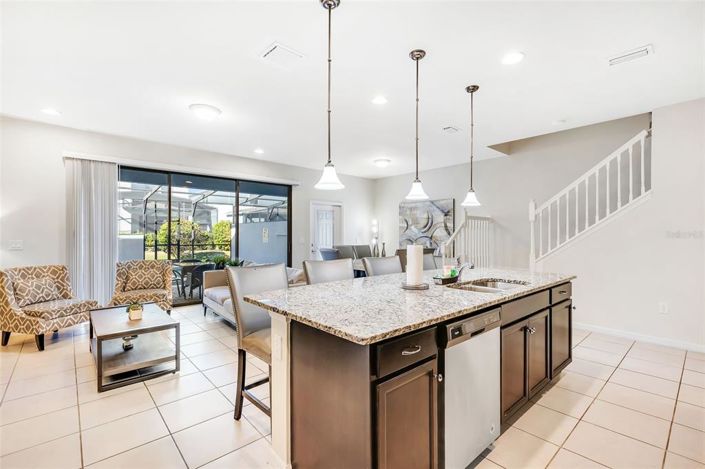 Image No.5-5 Bed Townhouse for sale