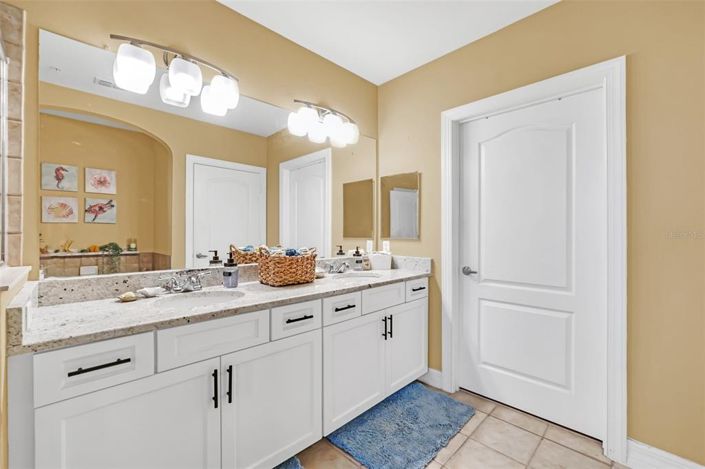 Image No.13-2 Bed Property for sale