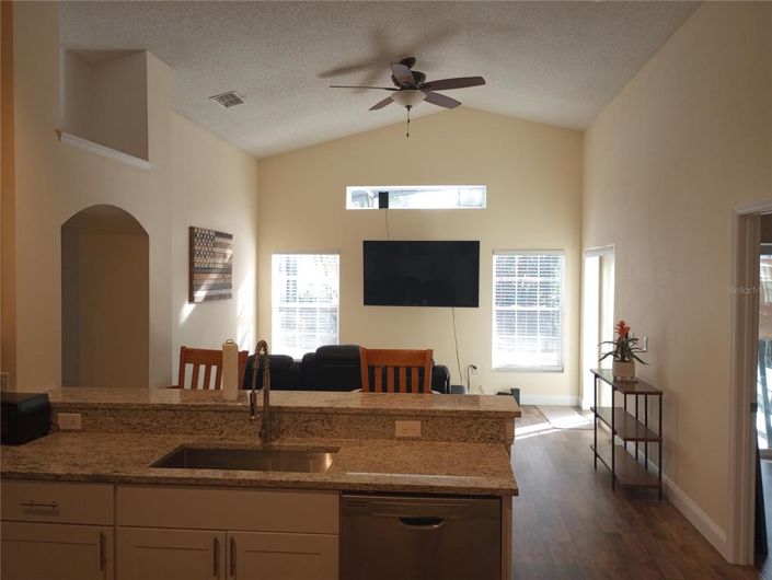 Image No.5-Propriété de 4 chambres à vendre à Kissimmee