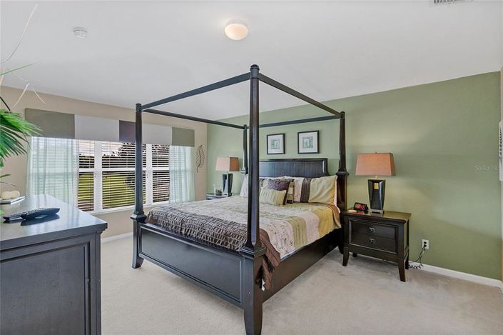 Image No.20-6 Bed Property for sale