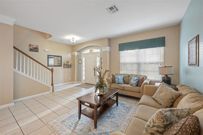 Image No.5-6 Bed Property for sale