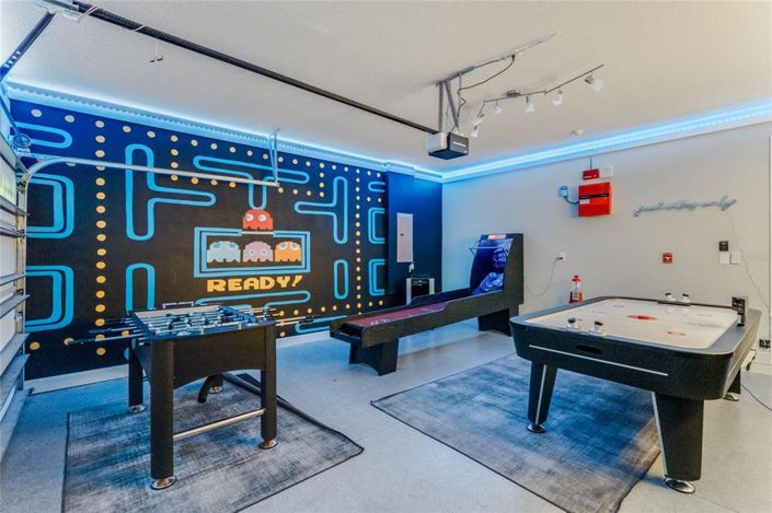 Image No.11-9 Bed Property for sale