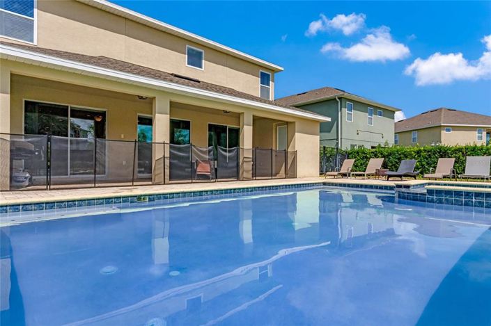 Image No.18-9 Bed Property for sale