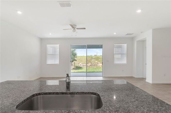 Image No.6-Propriété de 4 chambres à vendre à Kissimmee