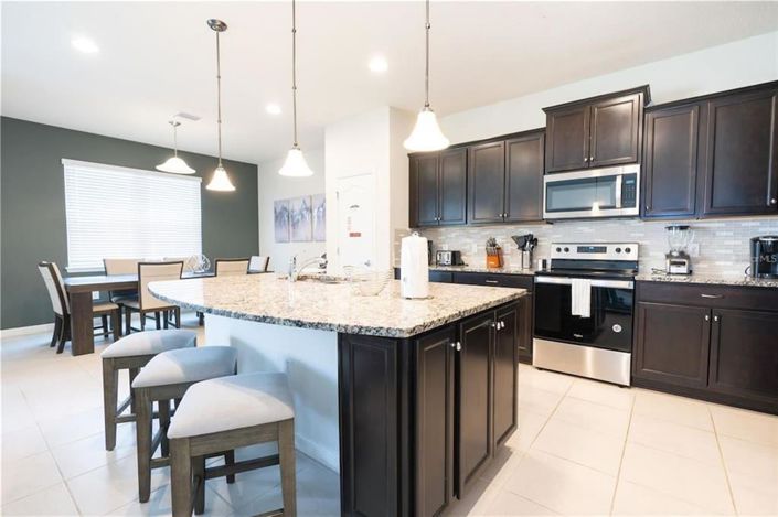 Image No.7-5 Bed Property for sale