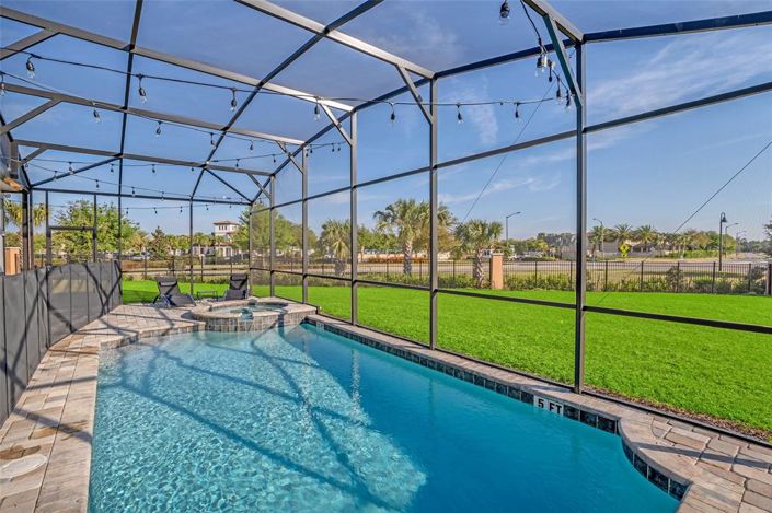 Image No.12-9 Bed Property for sale